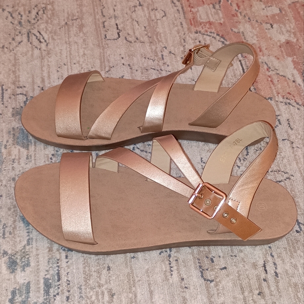 Jessica Carlyle Stella Women's Gold Buckle strappy sandals size 10